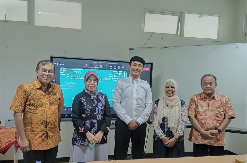 Colloquium Examination of Thesis Proposal Master Program in Aquatic Resources Management by M. Zulkham Yahya